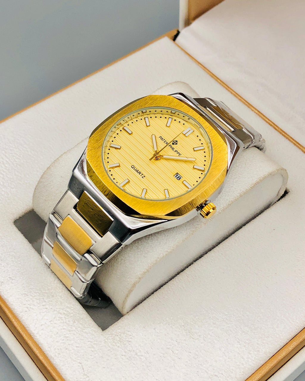 Patek Philippe Limited Edition Watch – Heritage Dial, Two-Tone Stainless Steel Strap, Luxury Men’s Timepiece with Superlative Finish